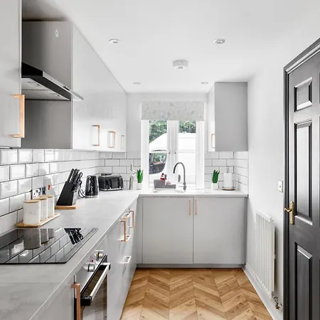 بيت للعطل Modern House 2 Parking - Hot Tub & Arcade
